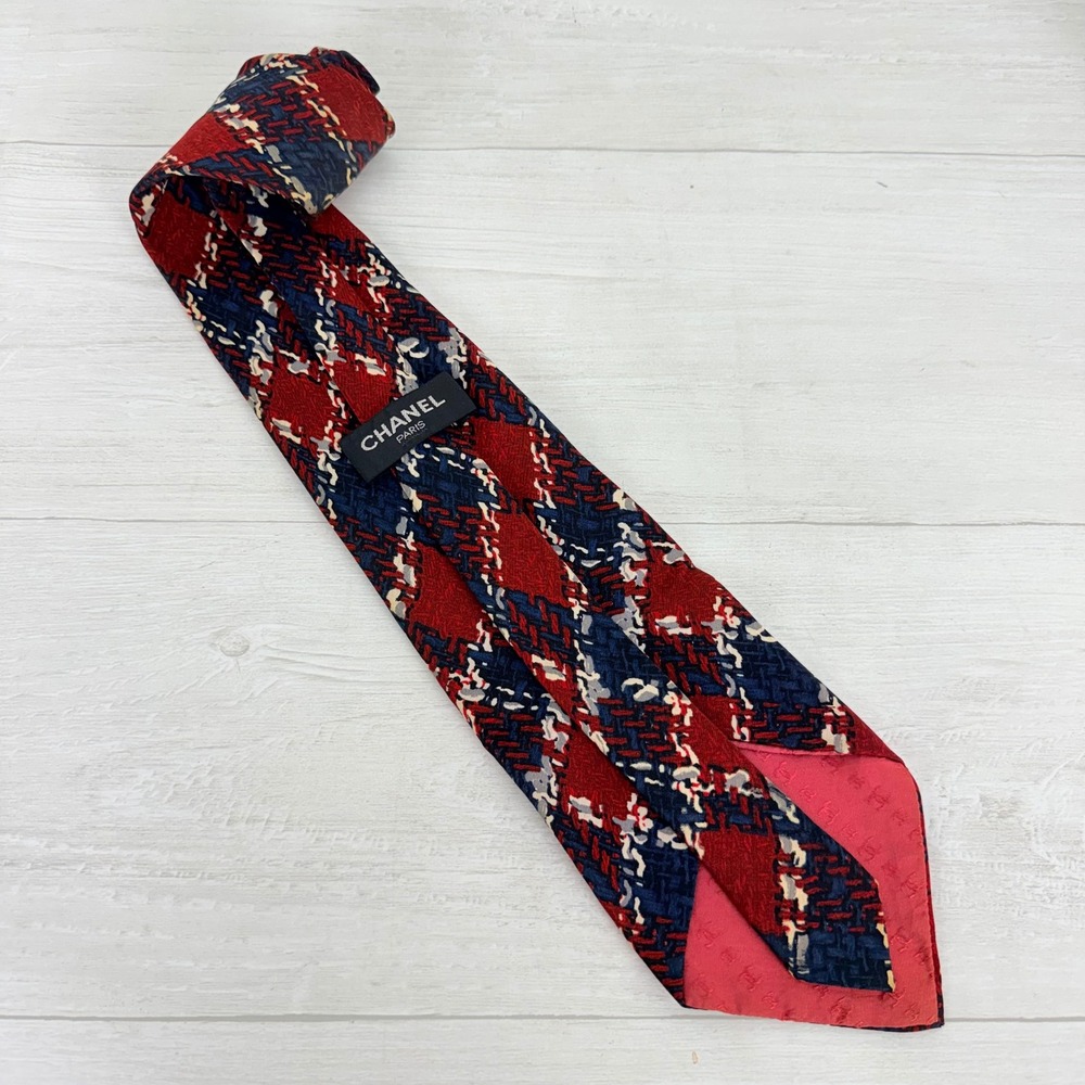 Vintage Chanel Silk Necktie Mens OS Red Navy Blue Geometric Jacquard Italy Logo - Picture 2 of 9